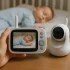 Altijd dichtbij: met een slimme babyfoon met camera en APP kijk je overal live mee